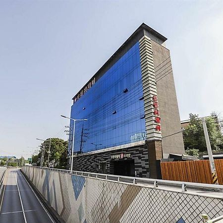 Hotel Tj 首爾 外观 照片